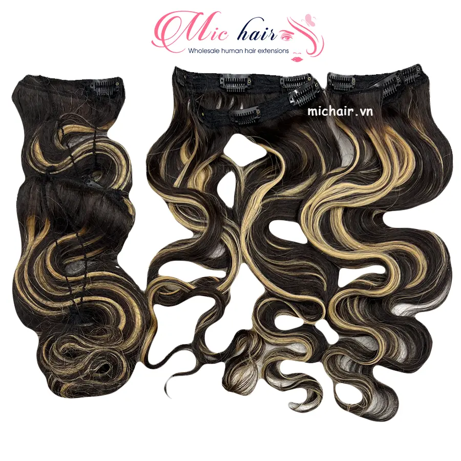 highlighted-blonde-vietnamese-body-wavy-clip-in-extensions